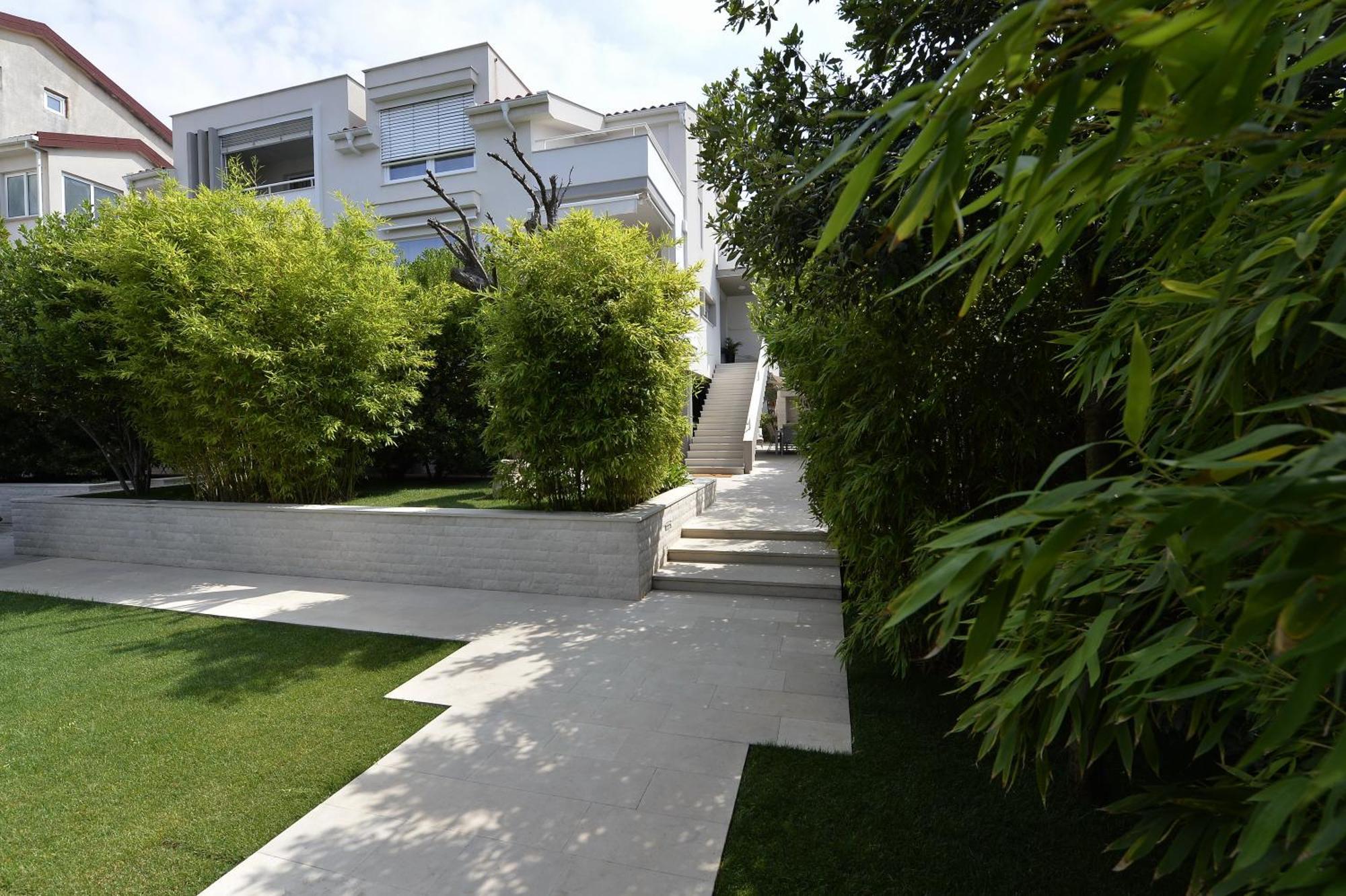 Rooms Villa Ropus Новаля Екстериор снимка